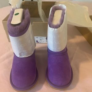 Ugg toddler t Bailey bow ll size 9